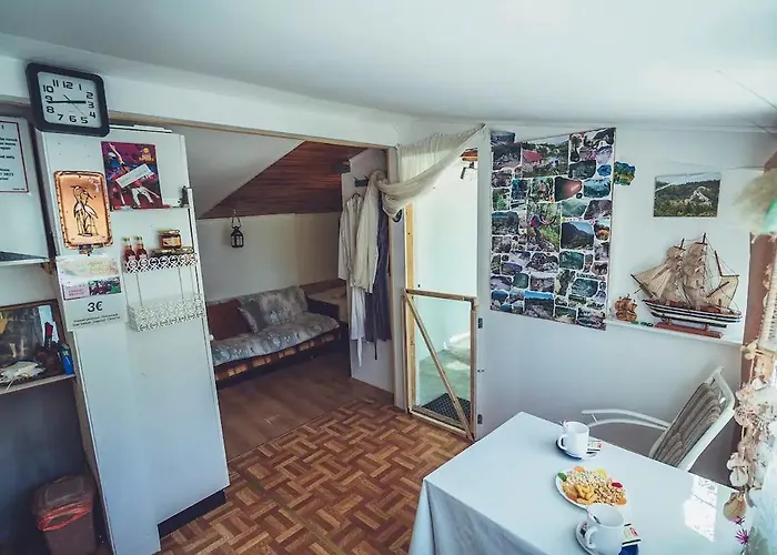 Chalet Robinson Haus Ivan No Electricity Makarska